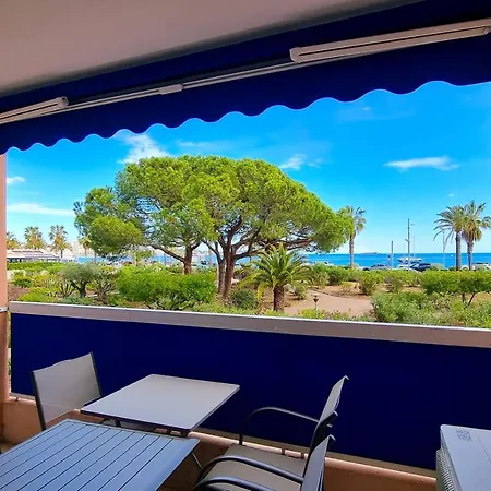 4 Guests With Access To The Beachfrejus Fréjus