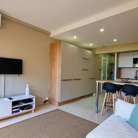 4 Guests With Access To The Beachfrejus 度假居 Fréjus