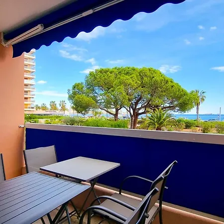 4 Guests With Access To The Beachfrejus Nyaraló Fréjus