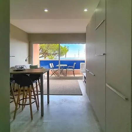 4 Guests With Access To The Beachfrejus Fréjus